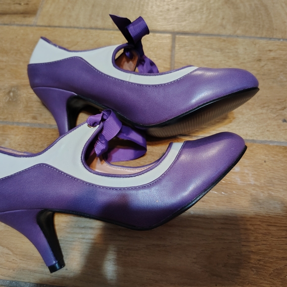 Lulu Hun Jeanie Vintage Heels - Picture 2 of 6